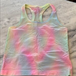 Swiftly Tech Racerback Tank Top 2.0
Waist Length
Tie Dye
Size 4